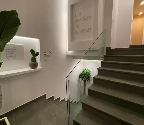Skyhigh, Nilie Hospitality Mgmt Apartment *